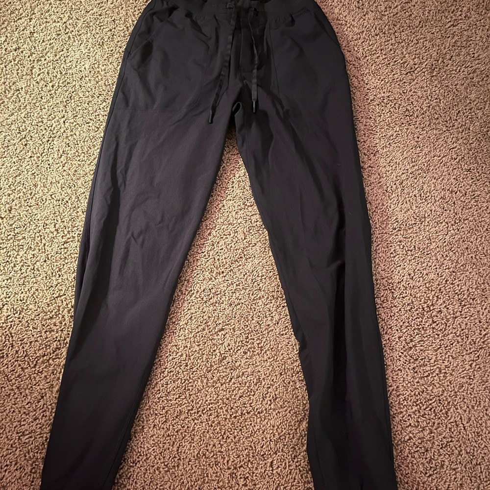 Men's Lululemon abc joggers black size small tall small scuff on left leg